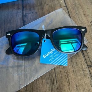 NWT Women’s FGX Black Sunglasses